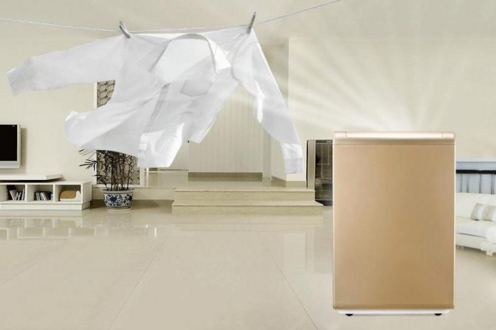 掛在墻上的除濕機(jī)你敢信?一件實用的藝術(shù)品